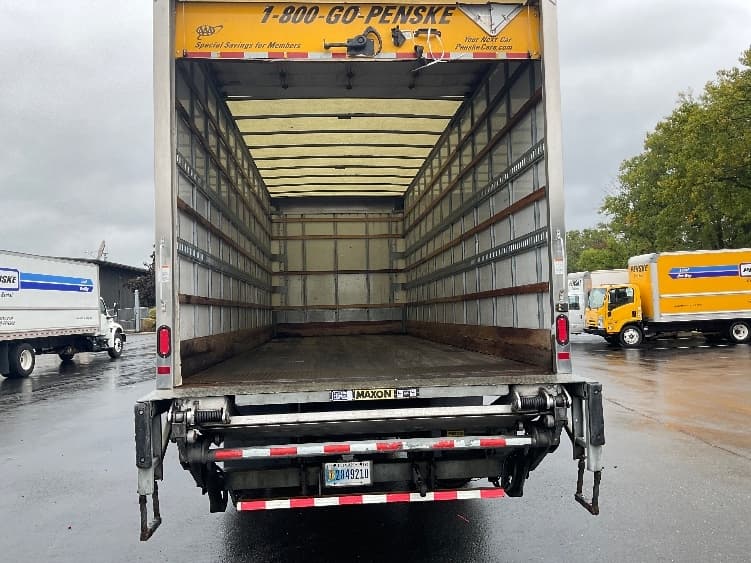 2020 Hino 338 — photo 7