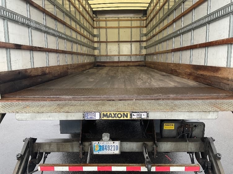 2020 Hino 338 — photo 9