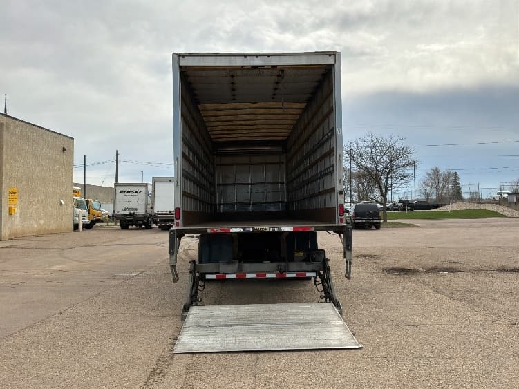 2020 Hino 268 — photo 9