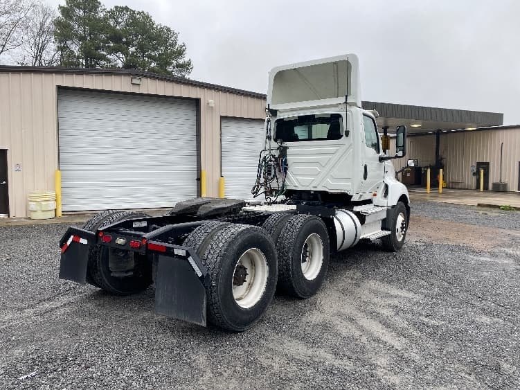 2020 International LT — photo 7