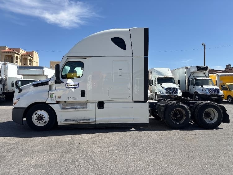 2021 Freightliner Cascadia — photo 4