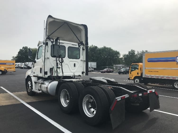 2020 Freightliner Cascadia — photo 5