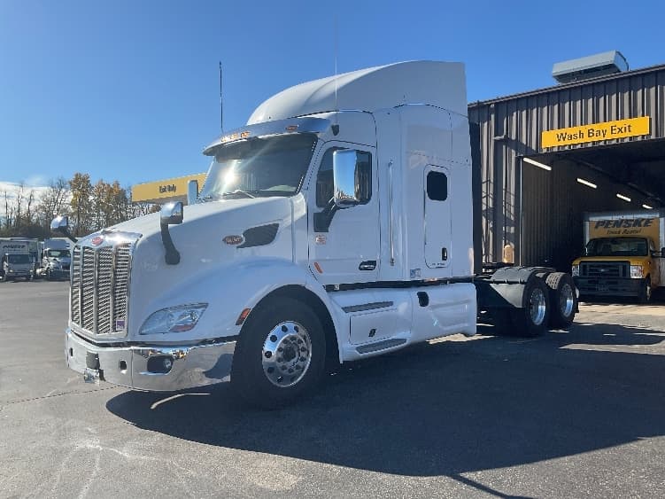 2020 Peterbilt 579 — photo 3