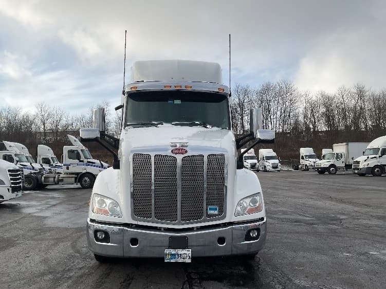 2020 Peterbilt 579 — photo 2