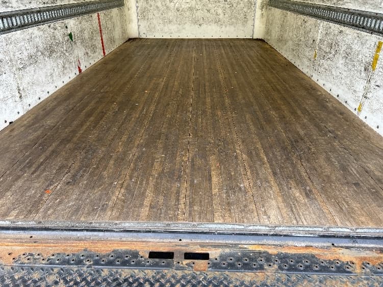 2020 Isuzu NPR — photo 10