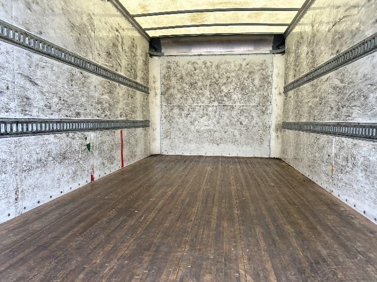 2020 Isuzu NPR — photo 8