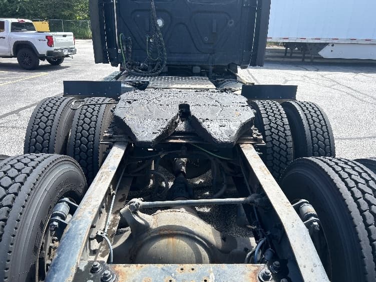 2020 Freightliner Cascadia — photo 6