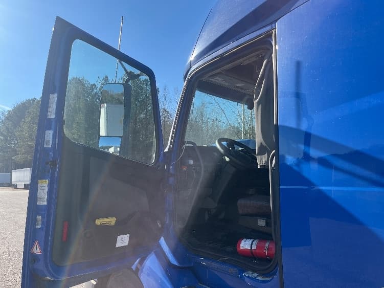 2020 Volvo VNL 760 — photo 9