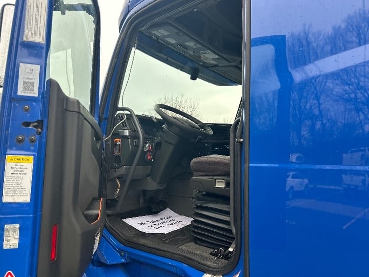 2020 Volvo VNL 760 — photo 9