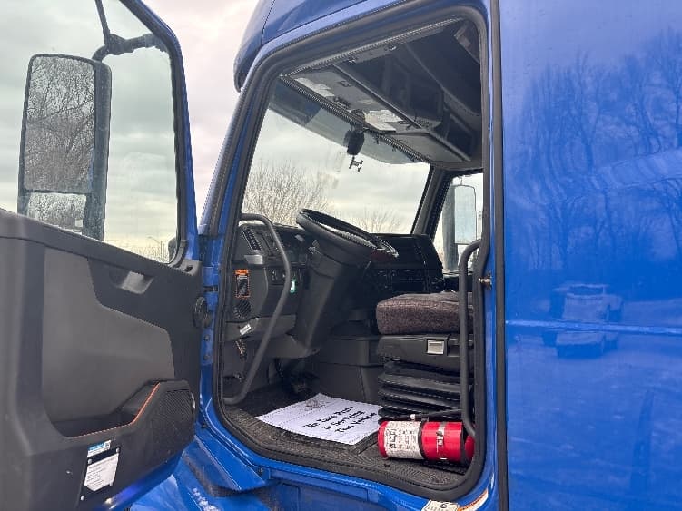 2020 Volvo VNL 760 — photo 9