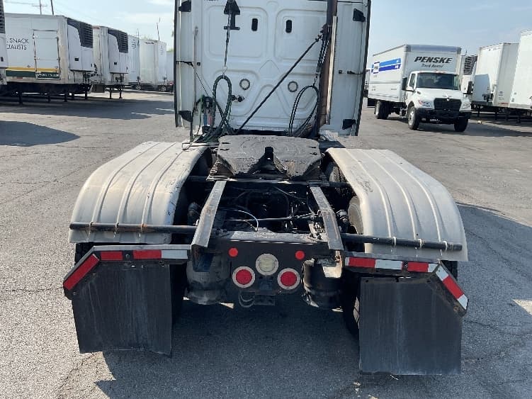 2020 Freightliner Cascadia — photo 6