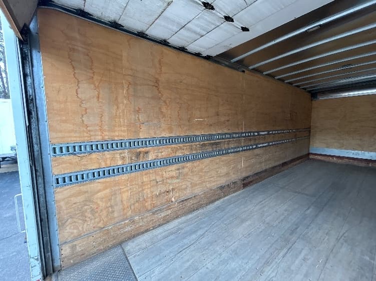 2020 Freightliner M2 106 — photo 10