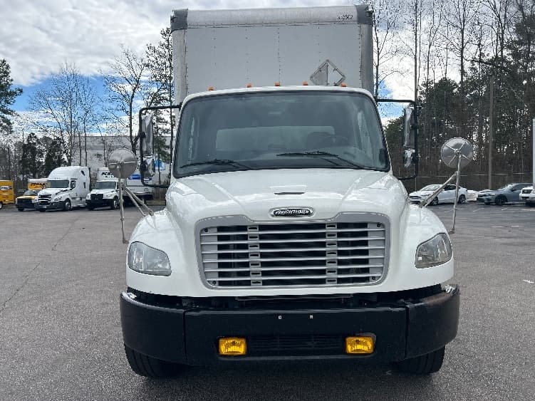 2020 Freightliner M2 106 — photo 2