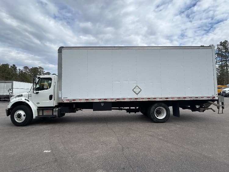 2020 Freightliner M2 106 — photo 3