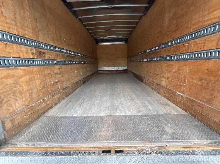 2020 Freightliner M2 106 — photo 9