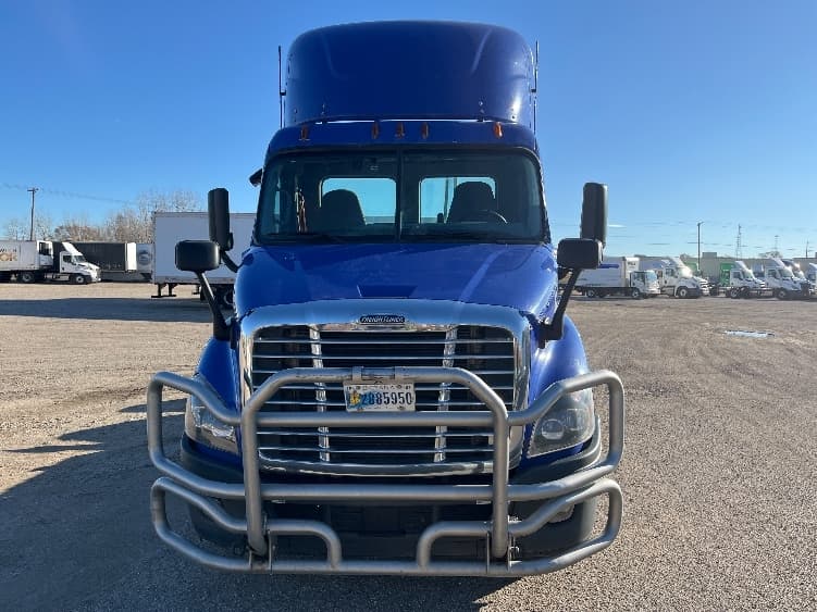 2020 Freightliner Cascadia — photo 2