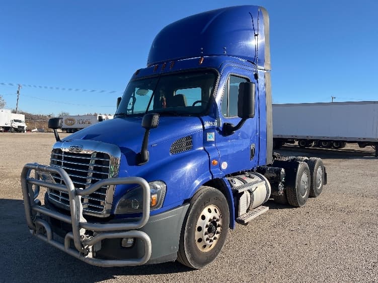 2020 Freightliner Cascadia — photo 3
