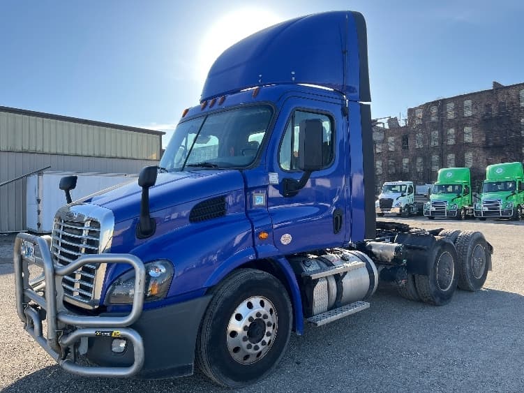 2020 Freightliner Cascadia — photo 3