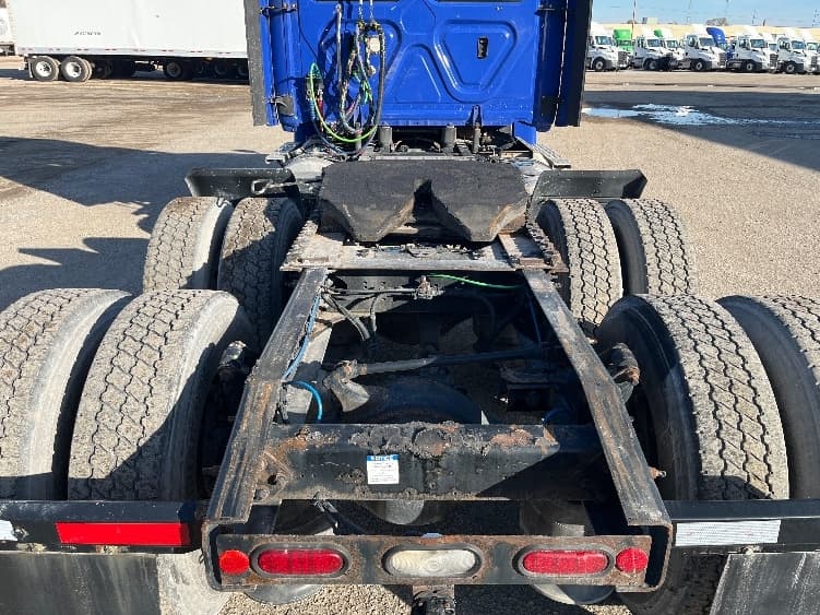 2020 Freightliner Cascadia — photo 6