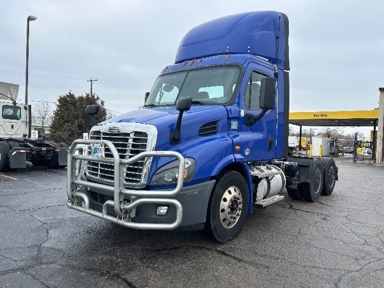 2020 Freightliner Cascadia — photo 3