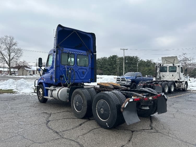 2020 Freightliner Cascadia — photo 5