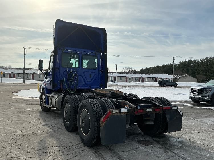 2020 Freightliner Cascadia — photo 5