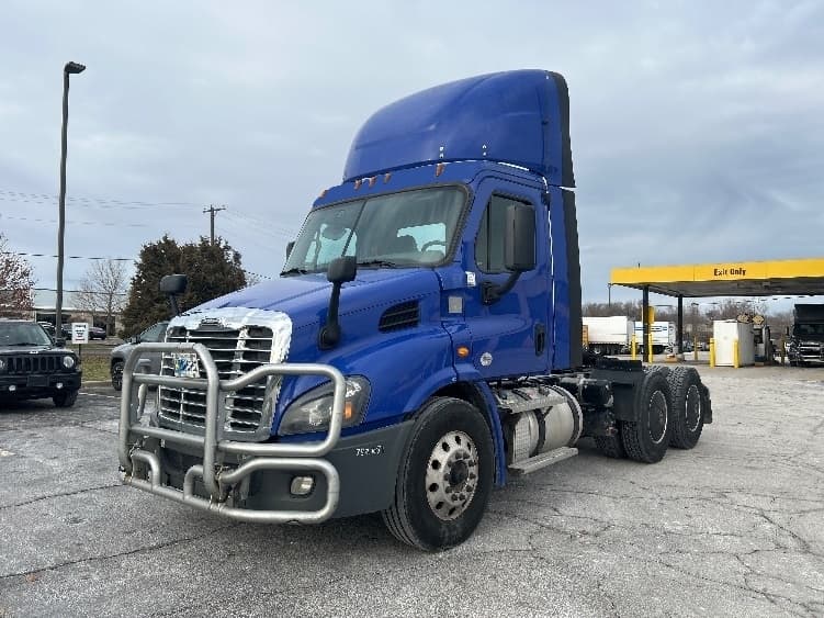 2020 Freightliner Cascadia — photo 3
