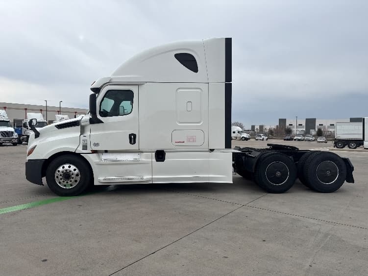 2020 Freightliner Cascadia — photo 4