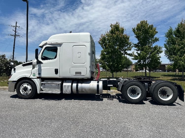 2020 Freightliner Cascadia — photo 4