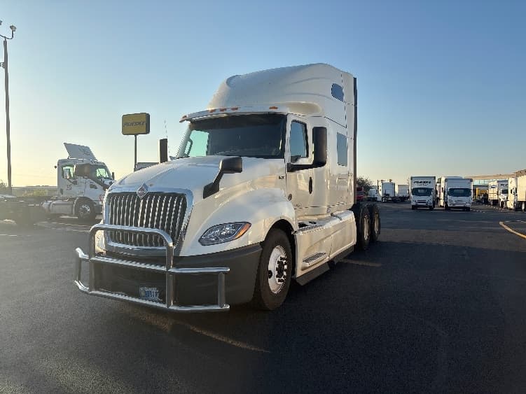 2020 International LT — photo 3