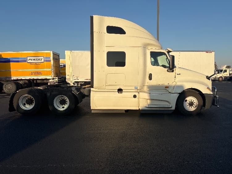 2020 International LT — photo 8