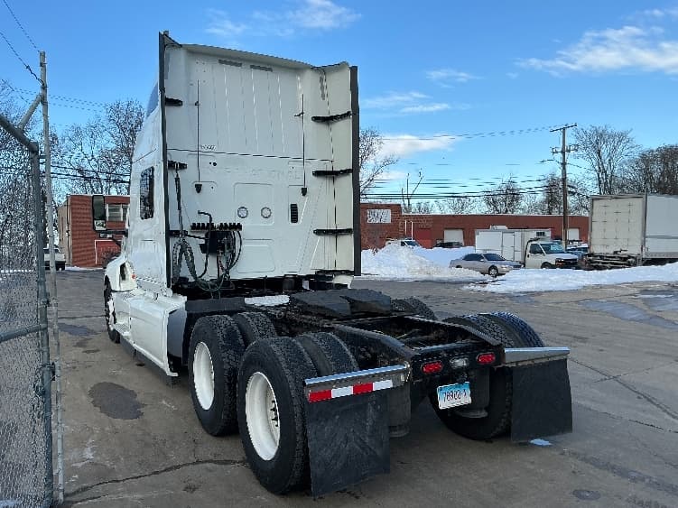 2020 International LT — photo 5