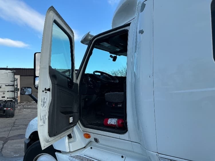 2020 International LT — photo 9