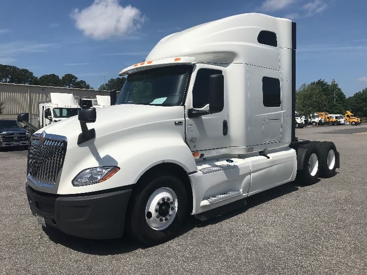 2020 International LT — photo 3