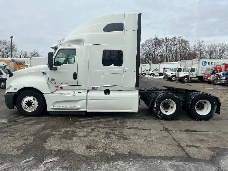 2020 International LT — photo 4