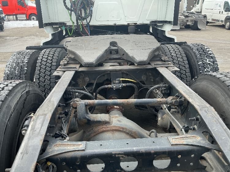 2020 International LT — photo 6