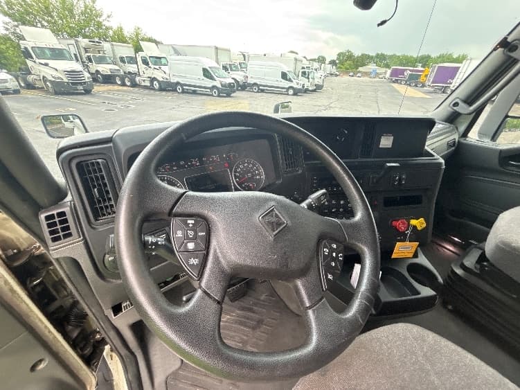 2020 International LT — photo 10