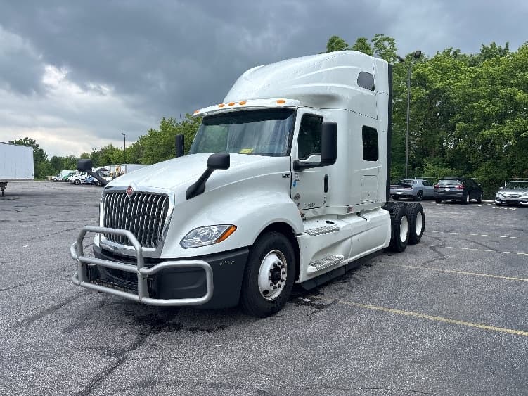 2020 International LT — photo 3