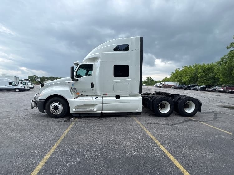 2020 International LT — photo 4