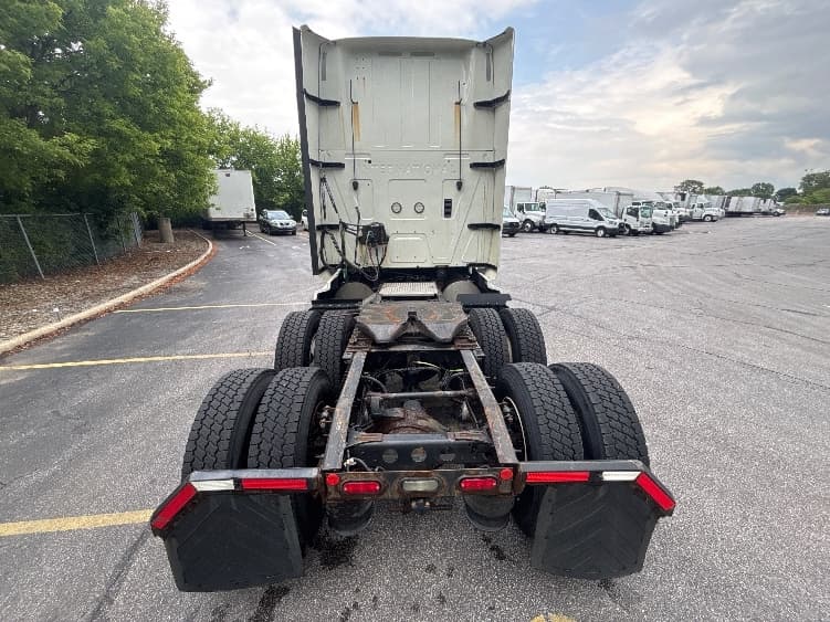 2020 International LT — photo 6