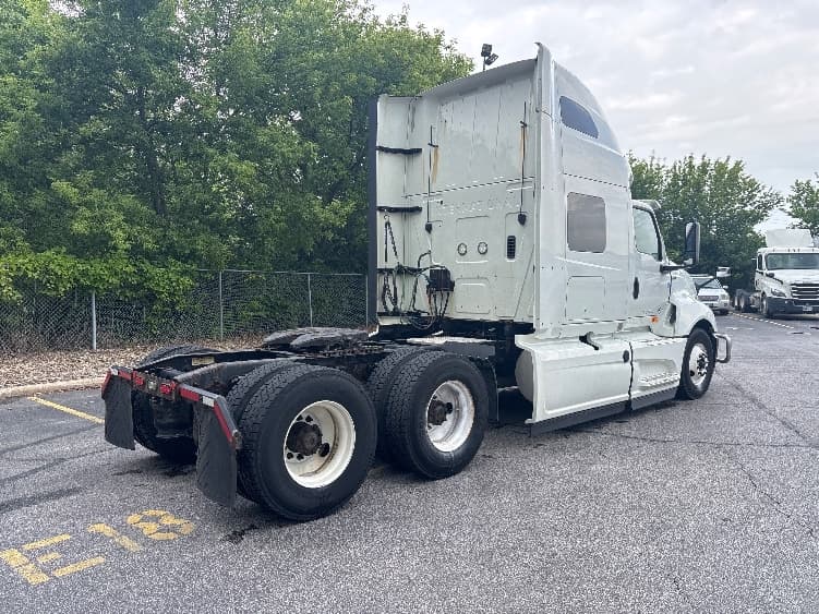 2020 International LT — photo 7