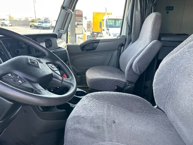 2020 International LT — photo 10