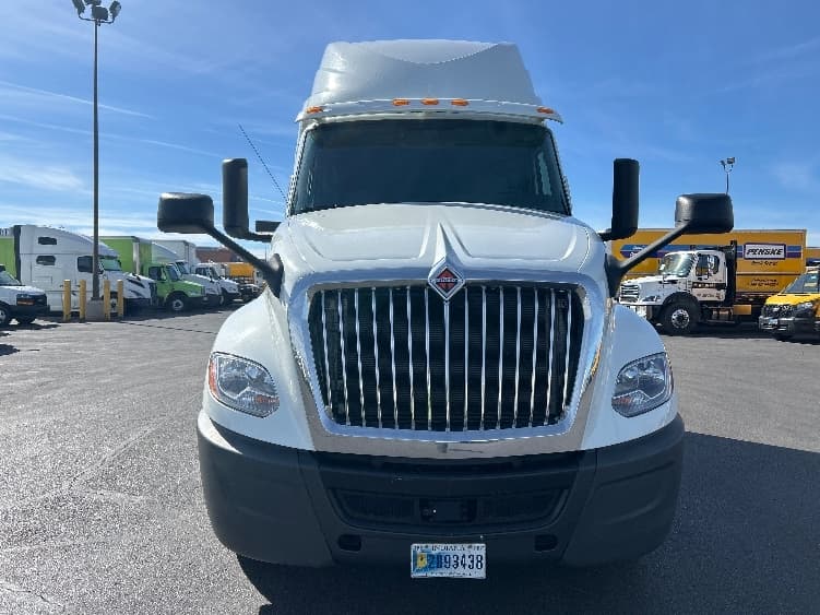 2020 International LT — photo 2