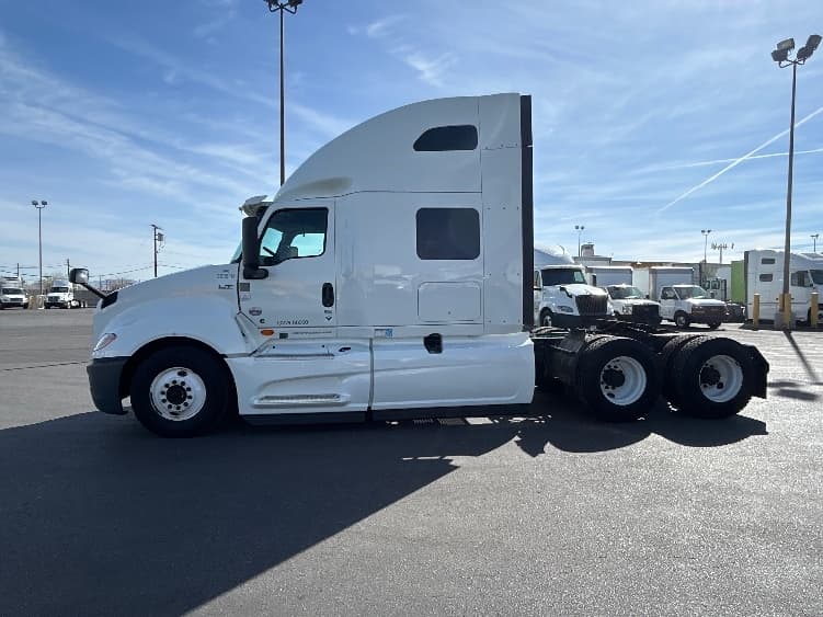 2020 International LT — photo 4