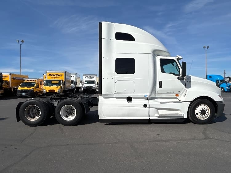 2020 International LT — photo 8