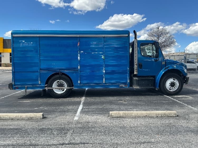 2020 Freightliner M2 106 — photo 10