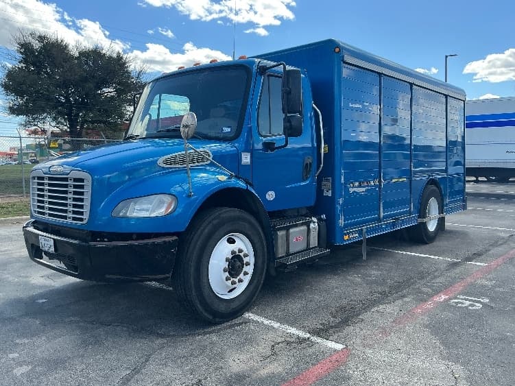 2020 Freightliner M2 106 — photo 3