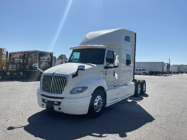 2020 International LT — photo 3