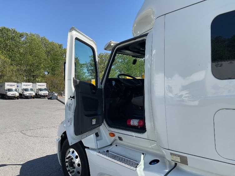 2020 International LT — photo 9