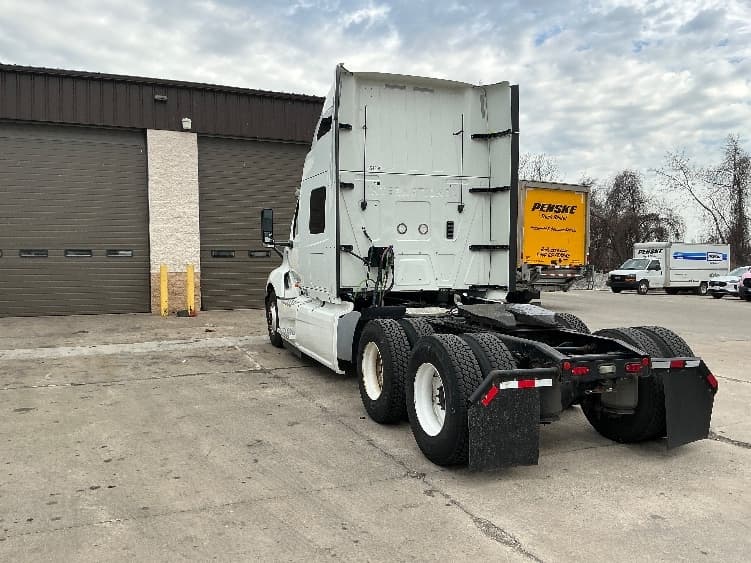 2020 International LT — photo 5